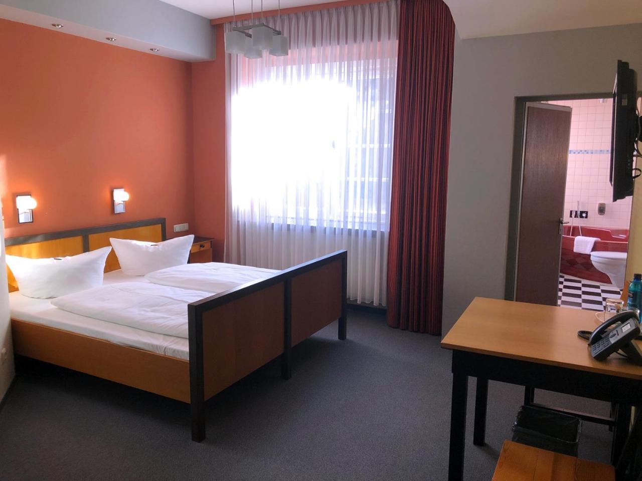 Haus Des Volkes - Das Bauhaushotel Probstzella Екстер'єр фото